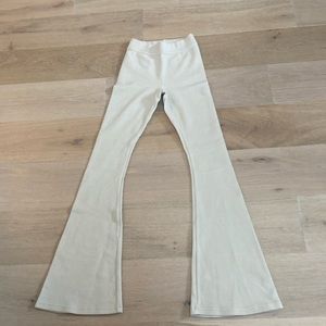 NWOT Offline by Aerie Textured Flare Leg Pant,  Cream, Sz XS